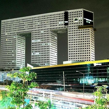 Iyarin@Tuk Chang Ratchayothin Hotel Bangkok Bagian luar foto