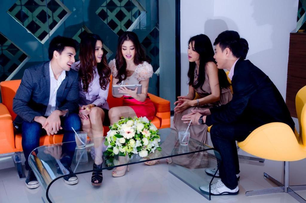 Iyarin@Tuk Chang Ratchayothin Hotel Bangkok Bagian luar foto