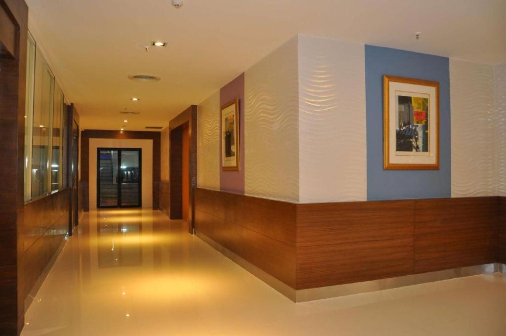 Iyarin@Tuk Chang Ratchayothin Hotel Bangkok Bagian luar foto