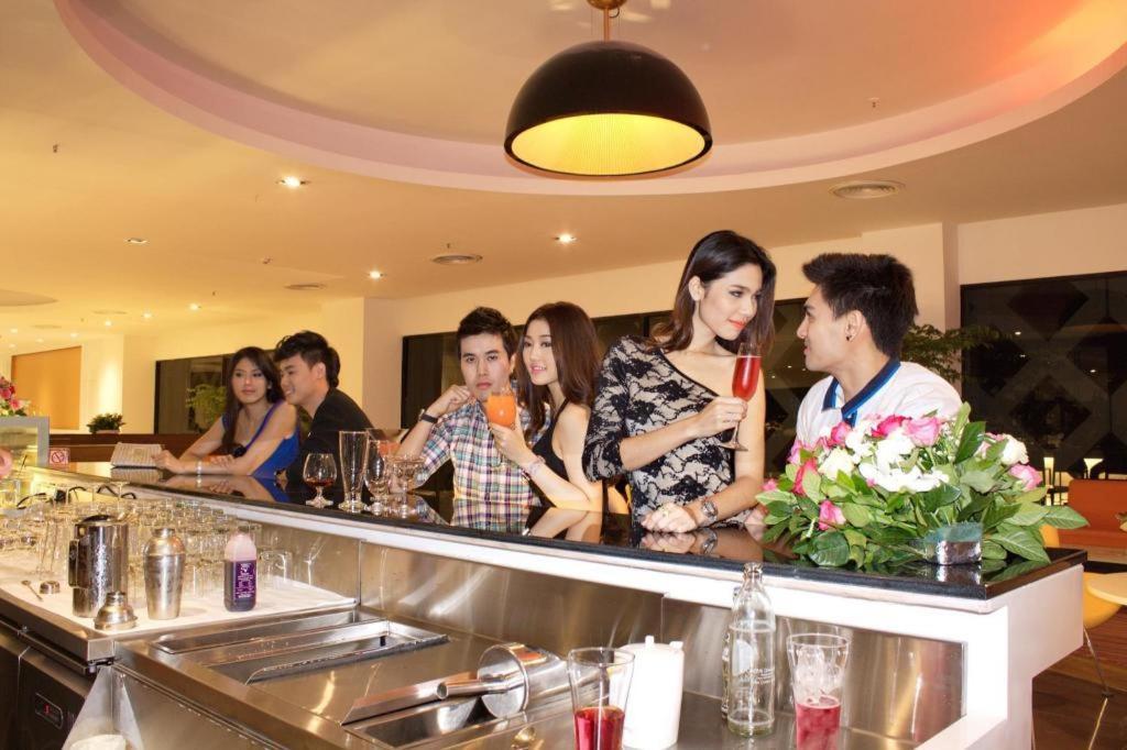 Iyarin@Tuk Chang Ratchayothin Hotel Bangkok Bagian luar foto