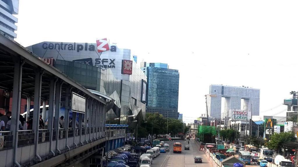 Iyarin@Tuk Chang Ratchayothin Hotel Bangkok Bagian luar foto