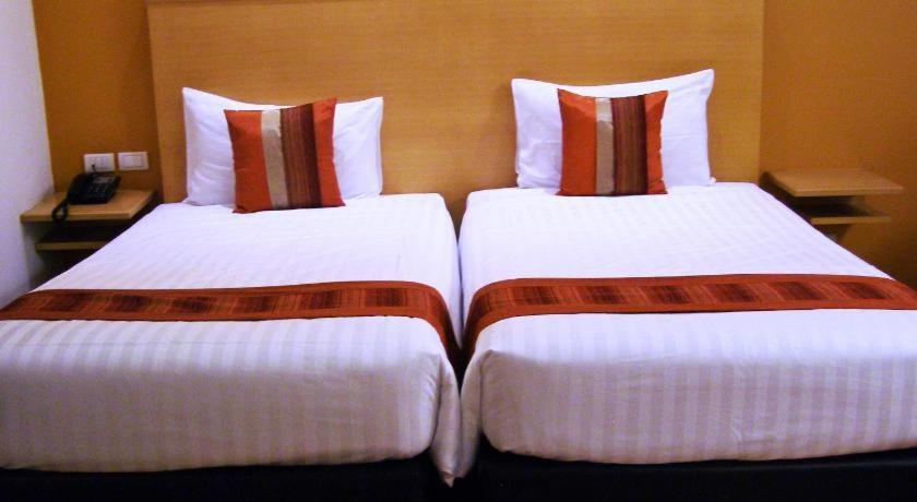 Iyarin@Tuk Chang Ratchayothin Hotel Bangkok Bagian luar foto