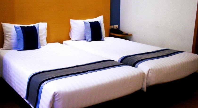 Iyarin@Tuk Chang Ratchayothin Hotel Bangkok Bagian luar foto