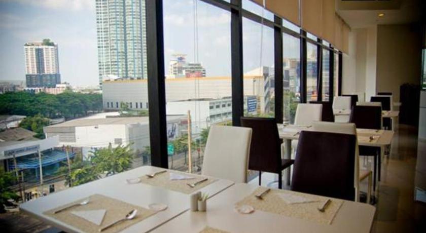 Iyarin@Tuk Chang Ratchayothin Hotel Bangkok Bagian luar foto
